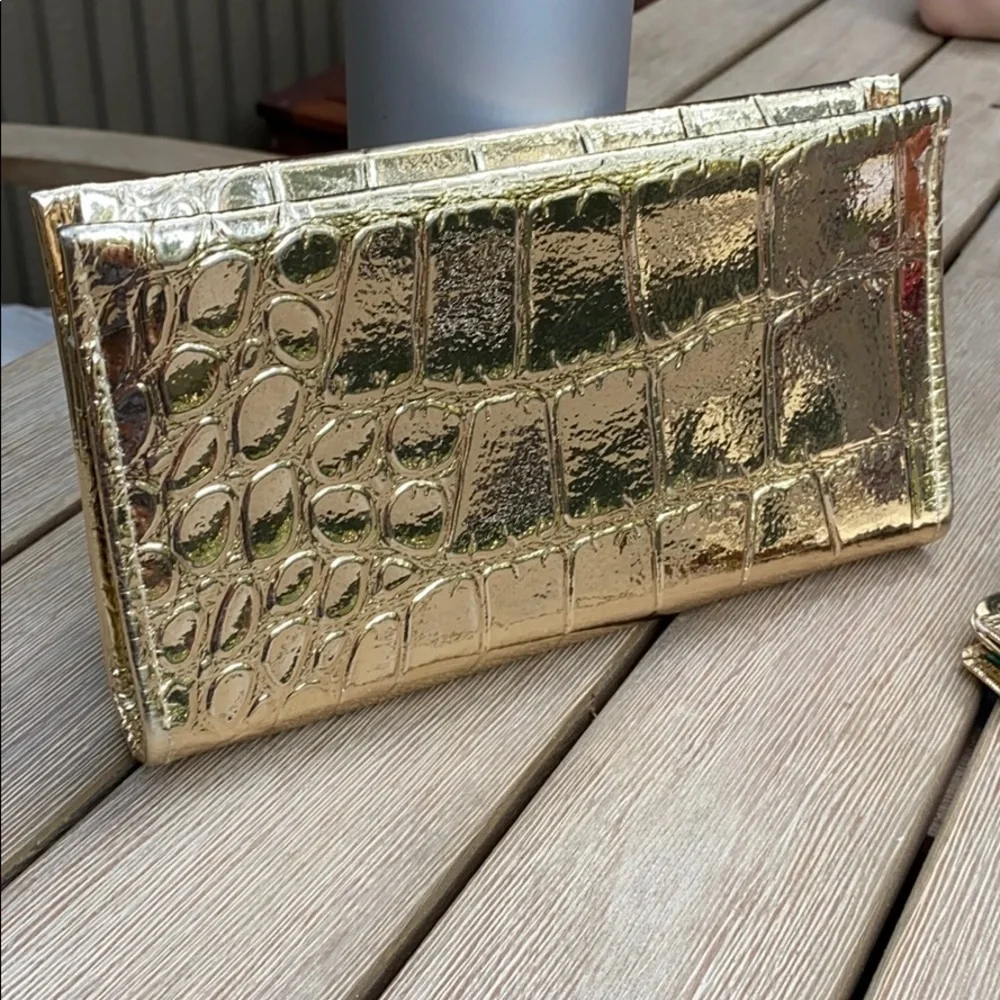 Vintage Metallic Gold Croc Embossed Bag w/wallet